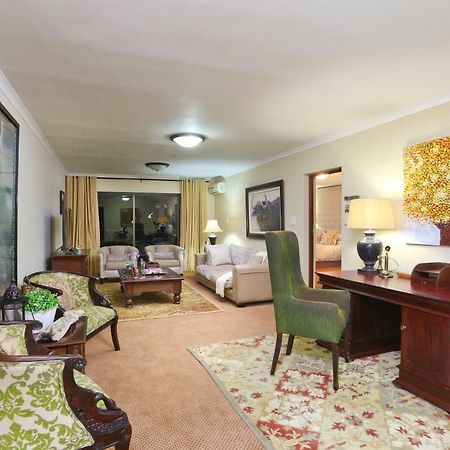 Shangri-La Manor (Adults Only) Hoekwil Екстериор снимка