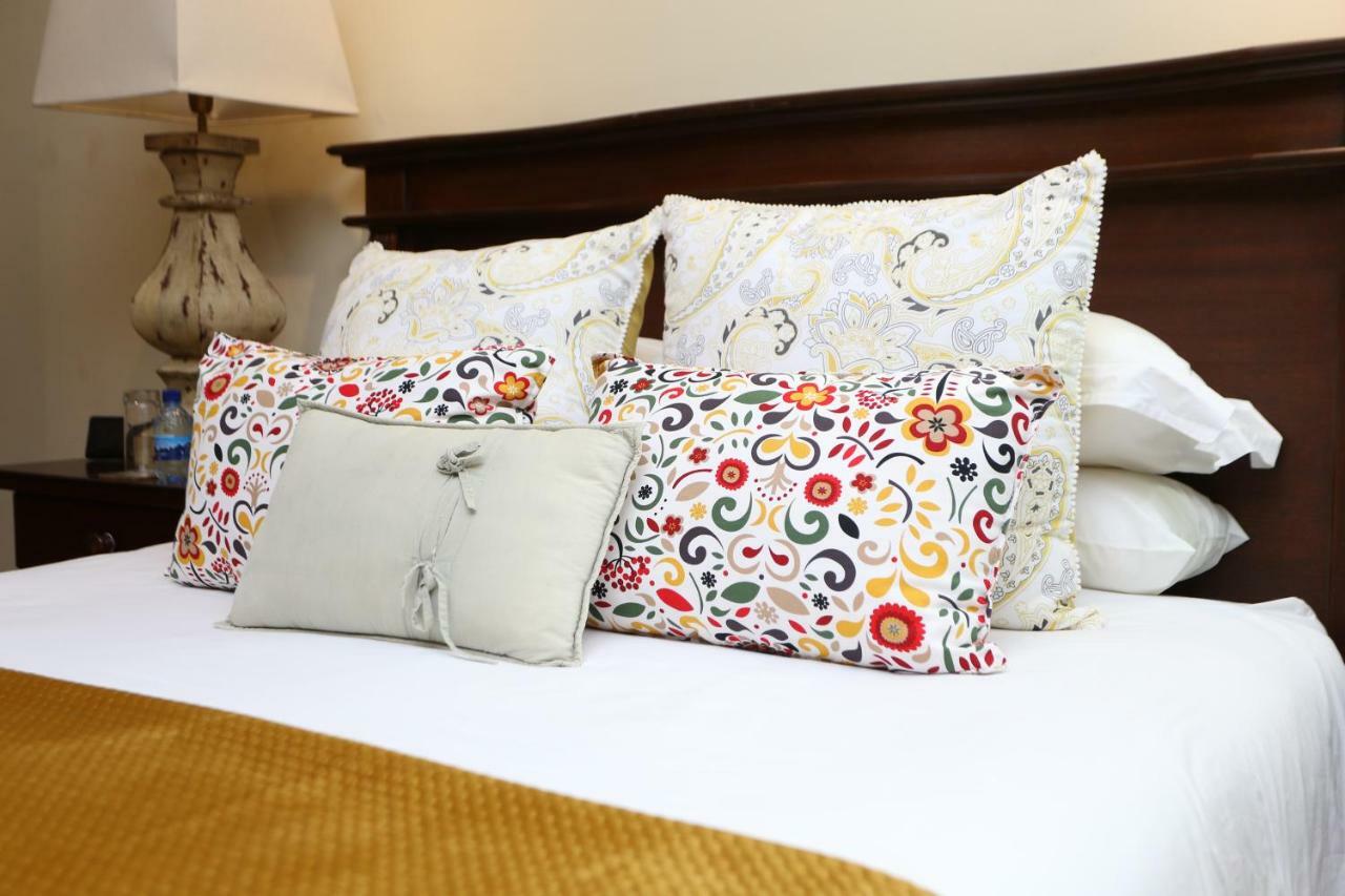 Shangri-La Manor (Adults Only) Hoekwil Екстериор снимка