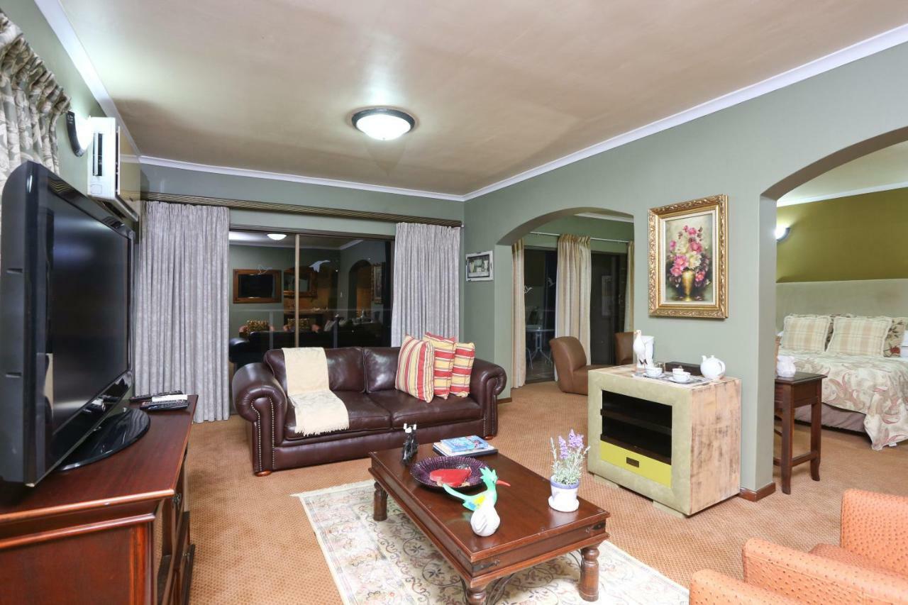 Shangri-La Manor (Adults Only) Hoekwil Екстериор снимка