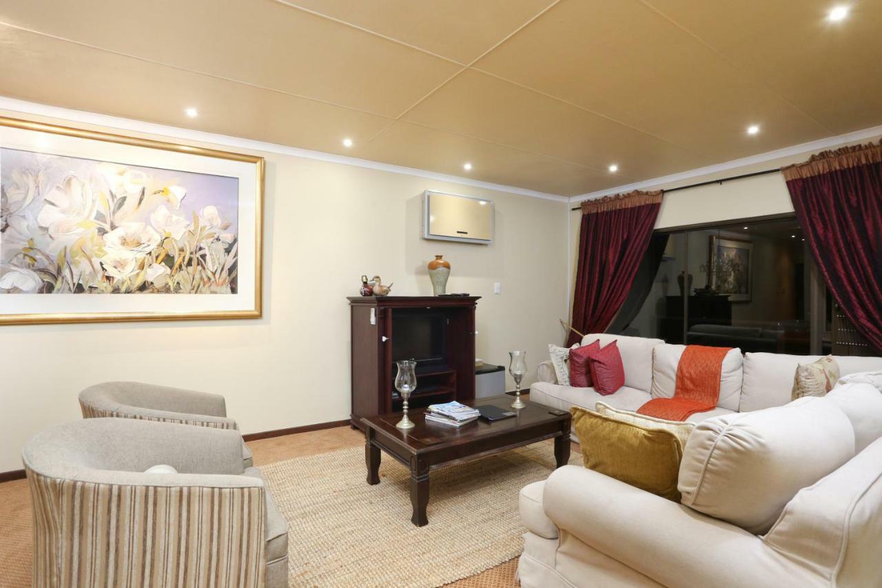 Shangri-La Manor (Adults Only) Hoekwil Екстериор снимка