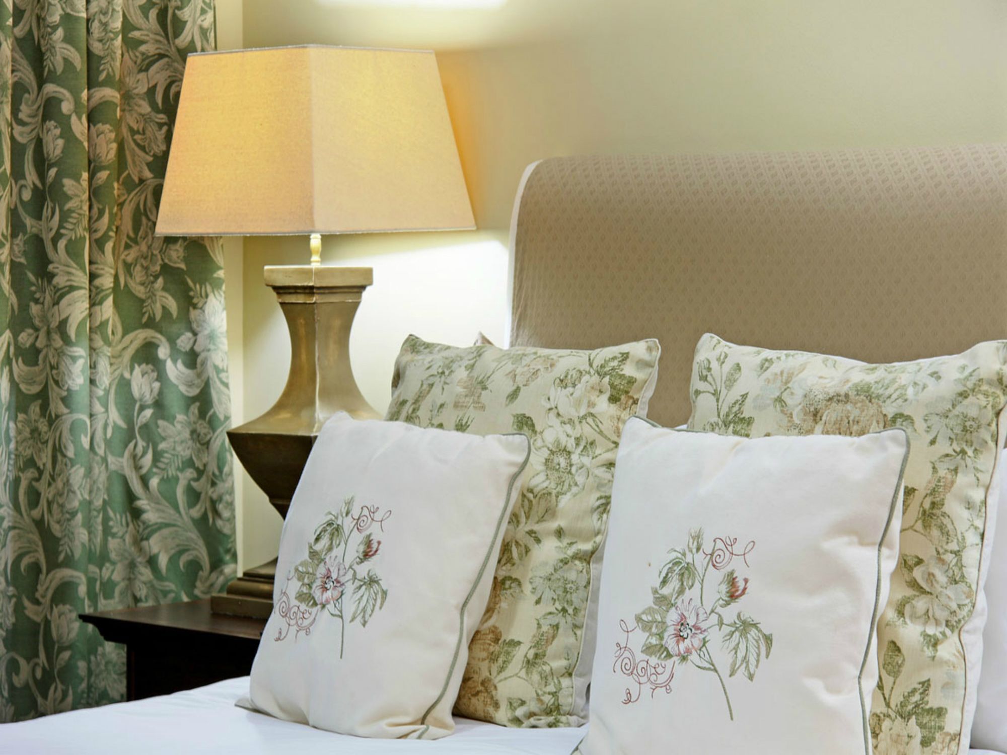 Shangri-La Manor (Adults Only) Hoekwil Екстериор снимка
